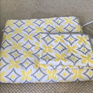 Queen size quilt with shames